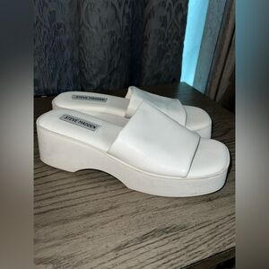 Steve Madden White Slinky Slide